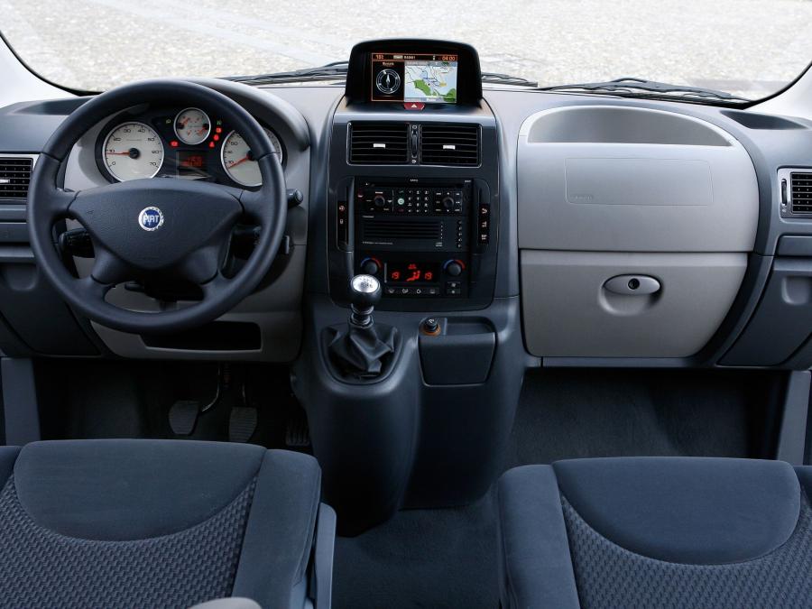  Fiat Scudo Panorama 2007 года  (фото 6 из 30)